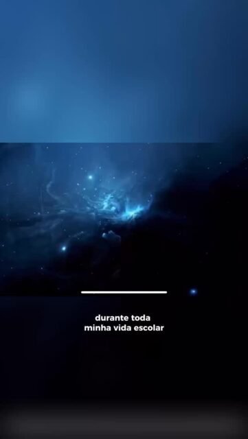 🧠Cuidar de uma pessoa com Alzheimer vai muito além da rotina médica. Envolve afeto e uma entrega que, muitas vezes, passa despercebida.

O vídeo traz um trecho do documentário produzido pelo Felipe Ferreira, que transforma a vivência com a mãe diagnosticada com Alzheimer em narrativa sensível e potente. 🎥

🫂A partir desse encontro, a repórter Isadora Bortolotto acompanhou a rotina da família por uma manhã e uma tarde e construiu uma reportagem literária sobre Alzheimer, saúde mental e os desafios invisíveis de quem cuida.

🔗 Acesse a reportagem completa no link da bio.

✍️ @isa.bortolotto 

#saudemental #cuidardequemcuida #alzheimer #cuidador